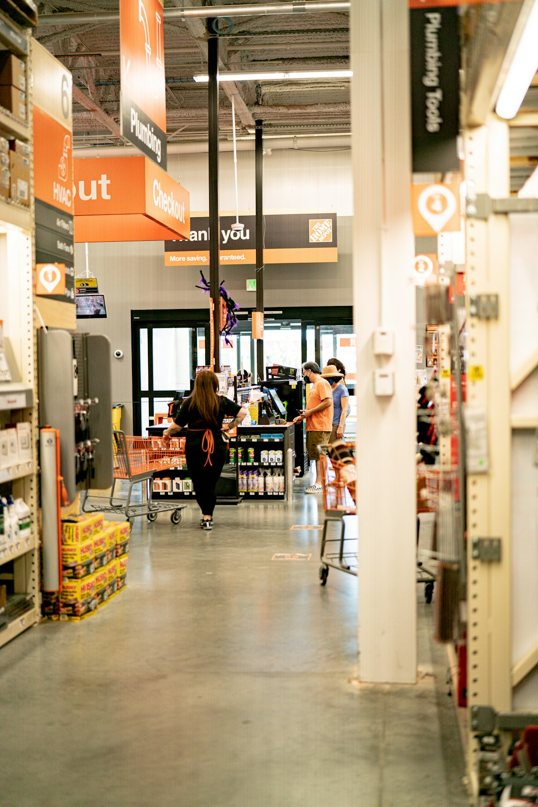 a-store-filled-with-lots-of-shelves-filled-with-items-klwguwv-m-g